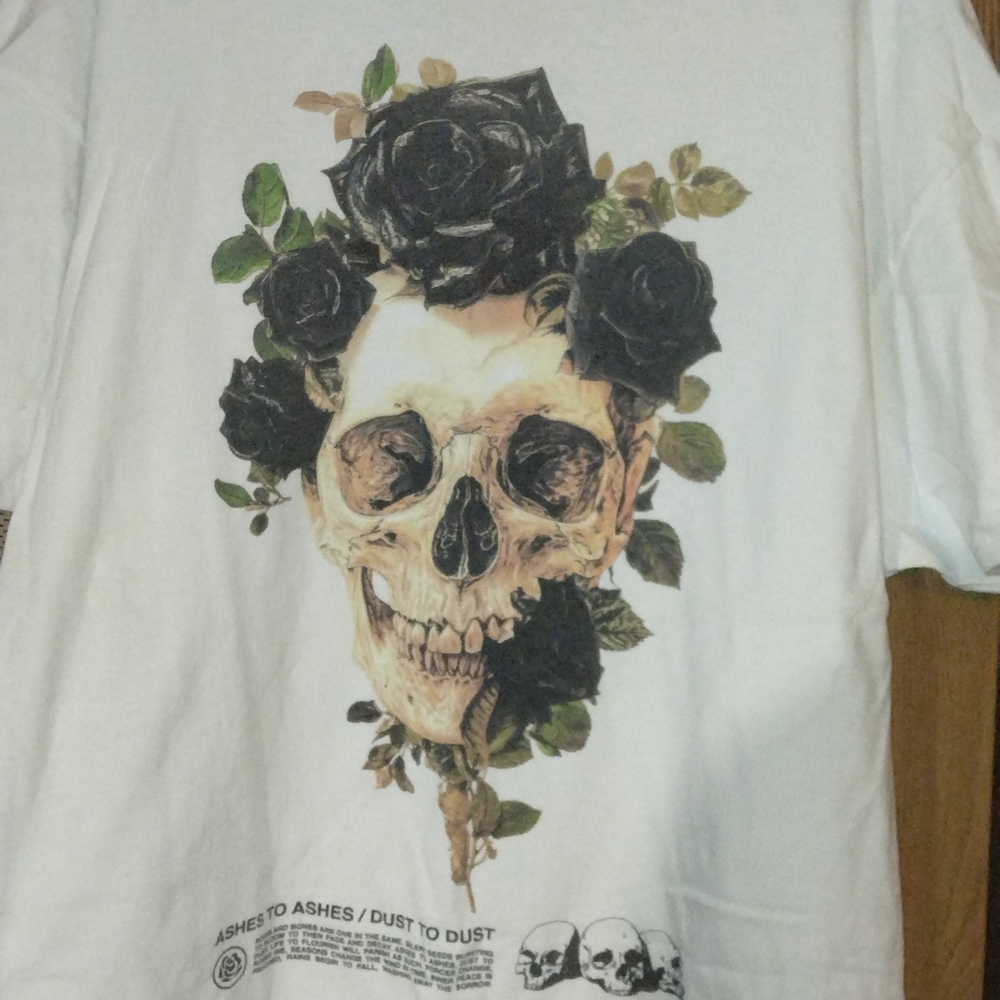 Fashion Nova White Skull and Roses T-shirt - XXL